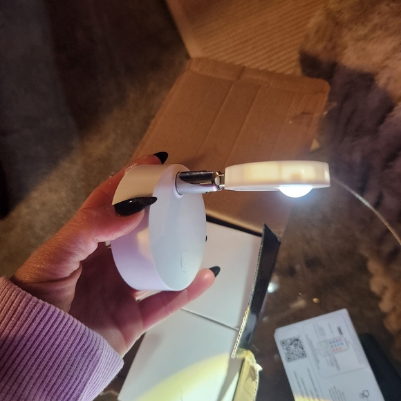 LED Light with Remote Control - Picture 2 of 9